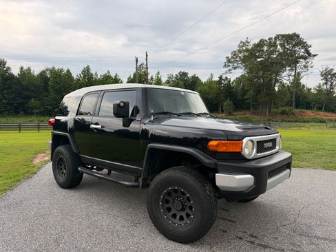 Used 2008 Toyota FJ Cruiser 2WD image 1