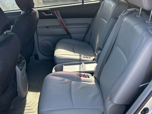 Used 2008 Toyota Highlander Limited w/ Tow Pkg image 11