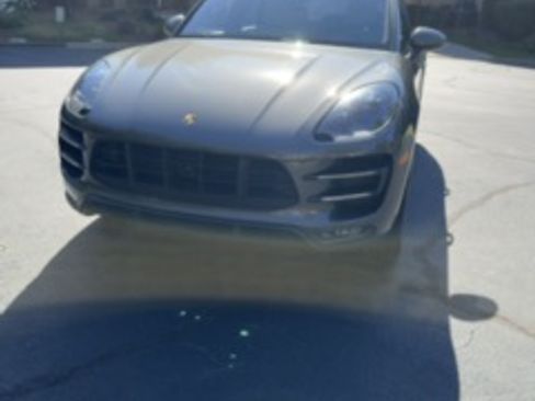 Used 2015 Porsche Macan Turbo image 4