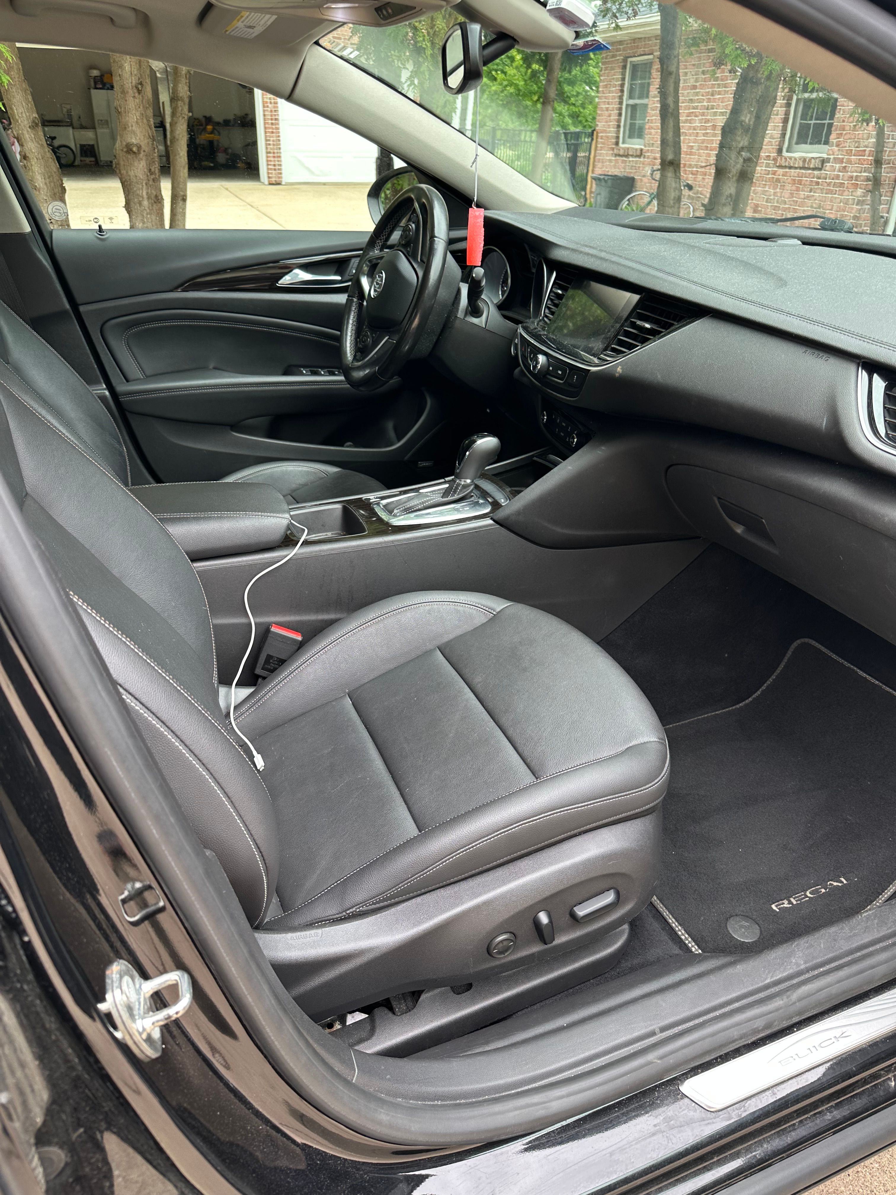 Used 2018 Buick Regal Essence w/ Driver Confidence Package #1 AWD/4WD image 13