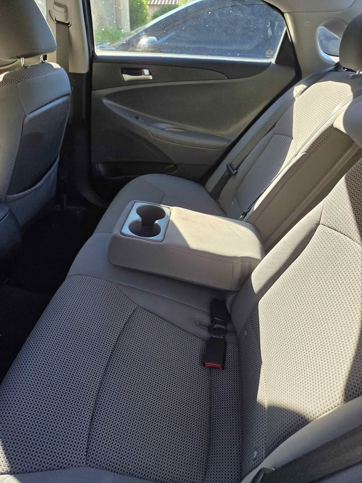 Used 2012 Hyundai Sonata GLS FWD image 9