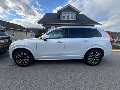 Used 2020 Volvo XC90 T5 Momentum w/ Protection Package Premier image 1