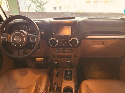 Used 2015 Jeep Wrangler Unlimited Sahara w/ Connectivity Group image 12