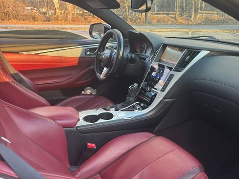 Used 2018 INFINITI Q60 Red Sport 400 w/ Sensory Package 3.0T Sport image 11