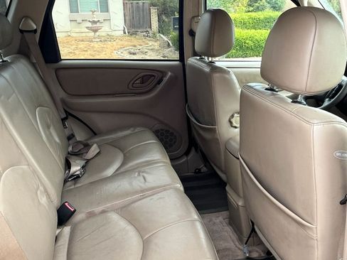 Used 2003 MAZDA Tribute ES image 10