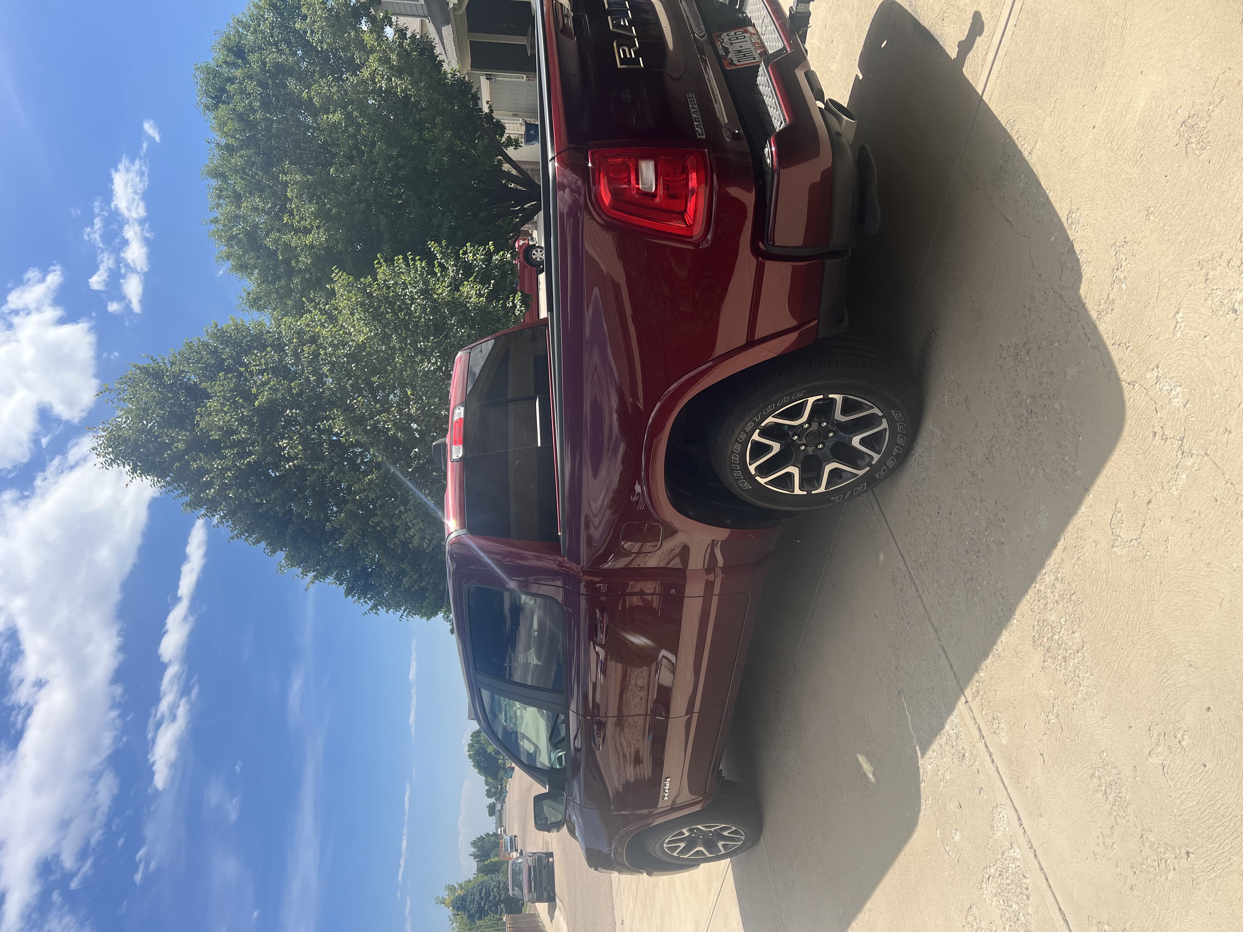 Used 2025 RAM 1500 Laramie w/ Sport Appearance Package AWD/4WD image 19