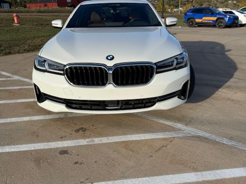 Used 2021 BMW 530e w/ Premium Package image 1