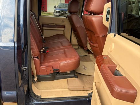 Used 2014 Ford F350 King Ranch w/ King Ranch w/Chrome Package image 13