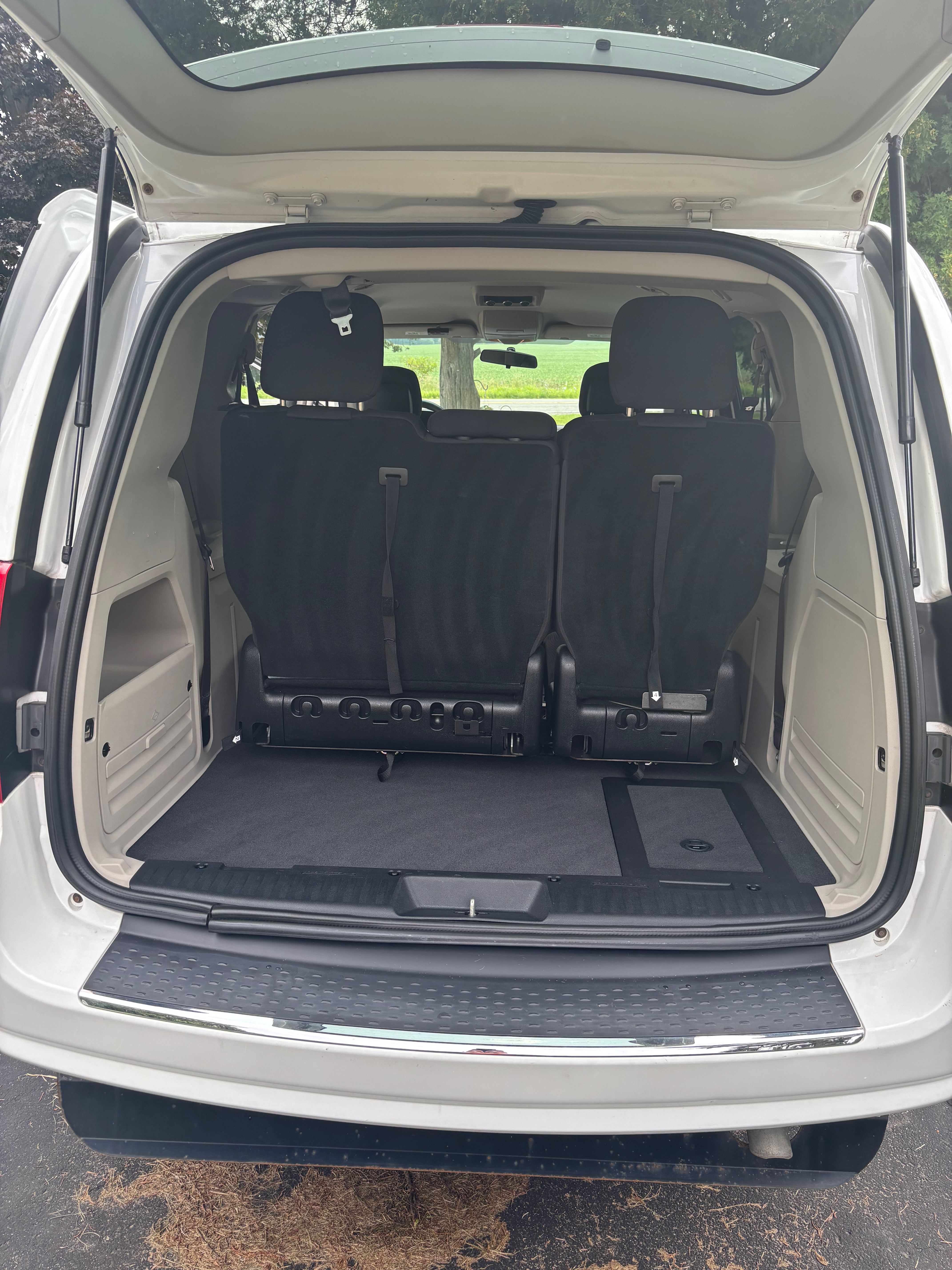 Used 2017 Dodge Grand Caravan SE w/ Power Window Group FWD image 11