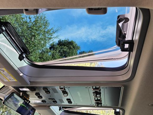 Used 2024 INEOS Grenadier image 9