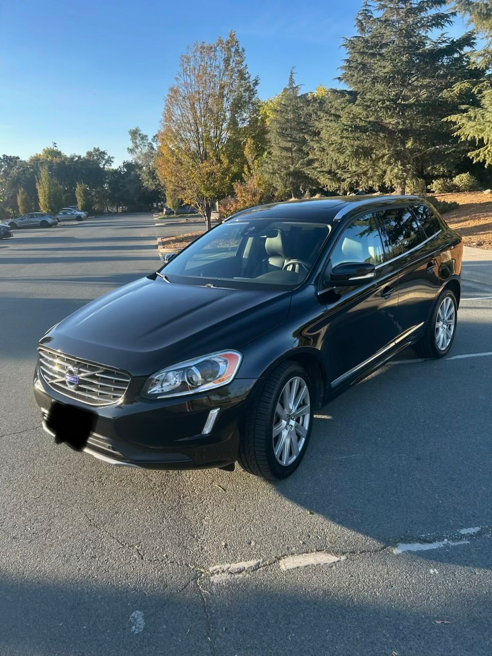 Used 2017 Volvo XC60 T5 Inscription w/ Preferred Option Package FWD image 2