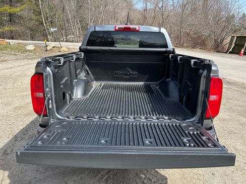 Used 2018 Chevrolet Colorado LT AWD/4WD image 14