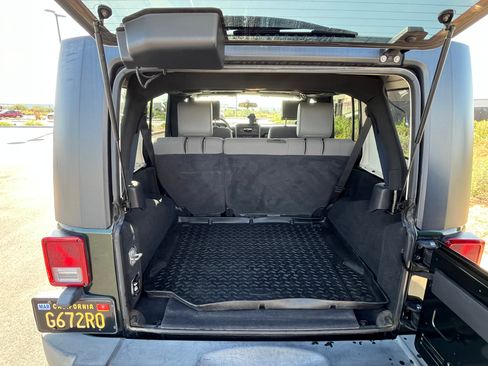 Used 2010 Jeep Wrangler Unlimited Sport image 11