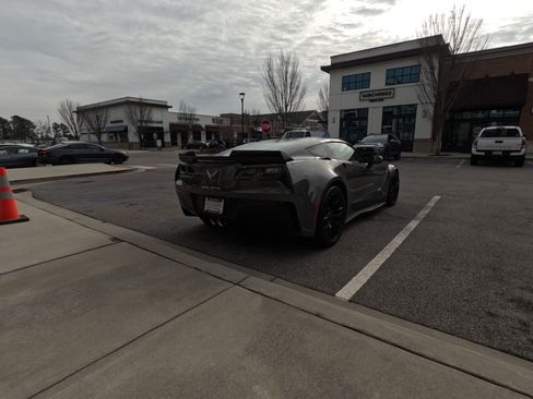 Used 2016 Chevrolet Corvette Z06 w/ 3LZ Preferred Equipment Group image 4