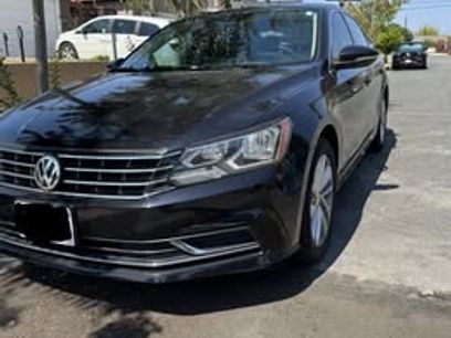Used 2018 Volkswagen Passat 2.0T SE