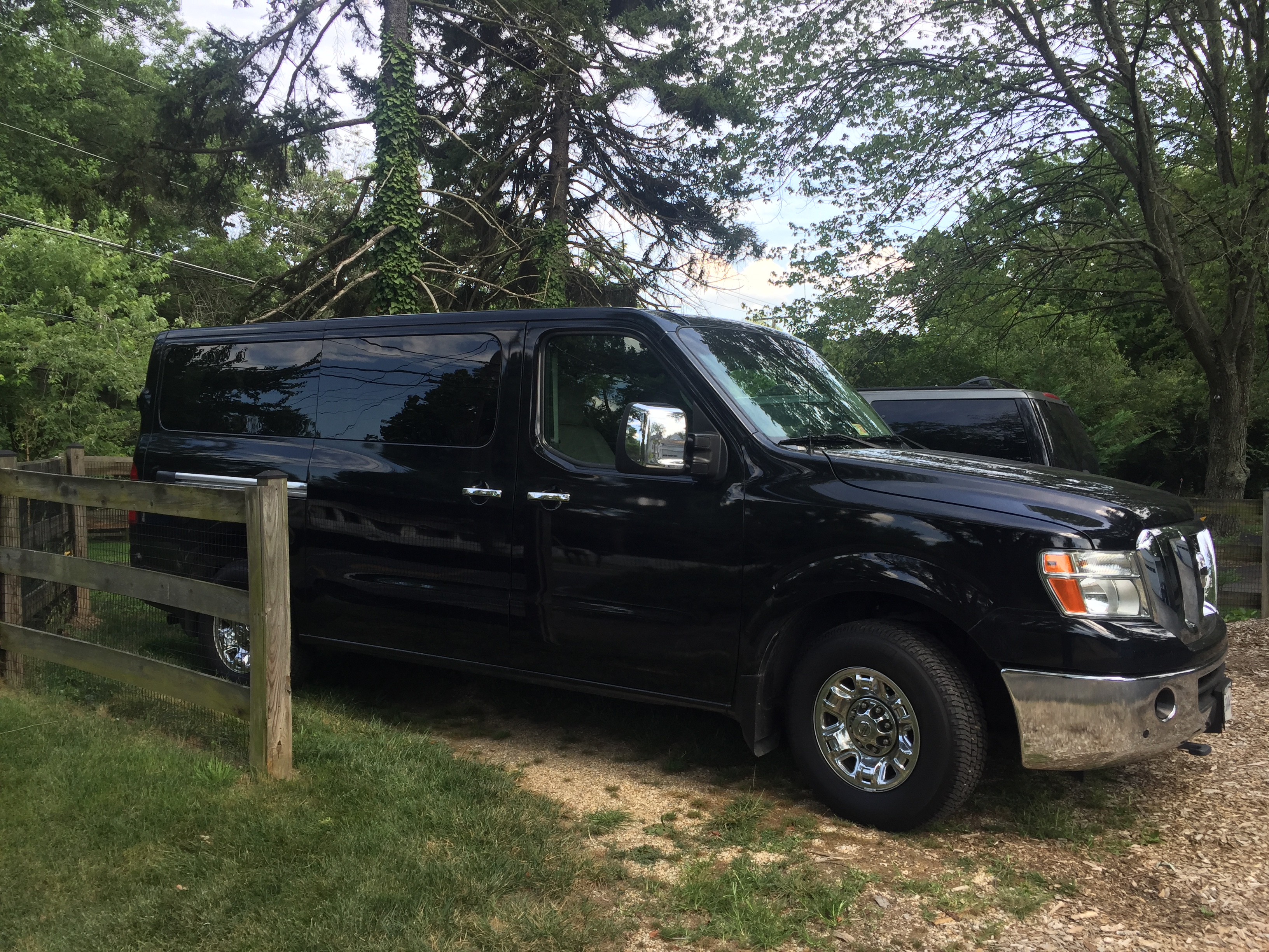 Used 2013 Nissan NV 3500 SL w/ Technology Pkg RWD image 1