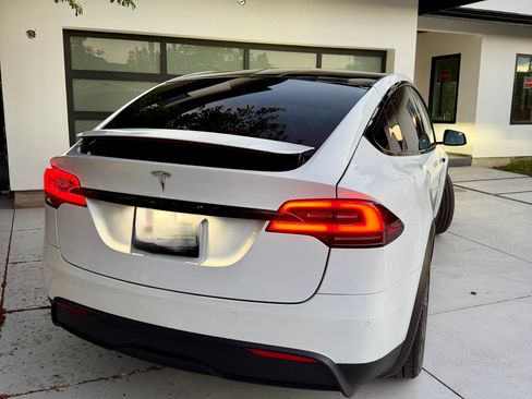 Used 2023 Tesla Model X image 12