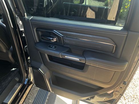 Used 2024 RAM 2500 Limited AWD/4WD image 9