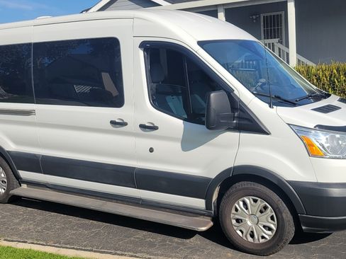 Used 2017 Ford Transit 350 XLT image 1