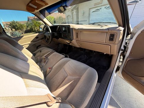 Used 2004 Chevrolet Silverado 1500 W/T image 12