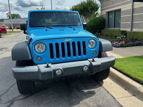 Used 2018 Jeep Wrangler Unlimited Sport w/ Connectivity Group image 6