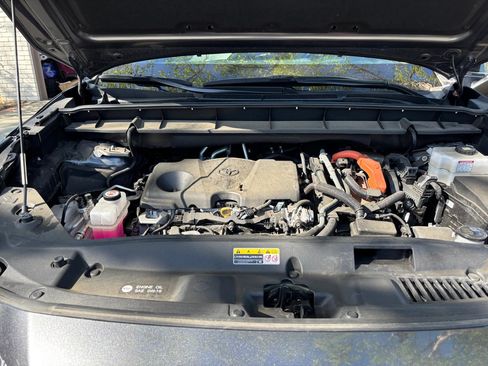 Used 2023 Toyota Highlander LE image 14