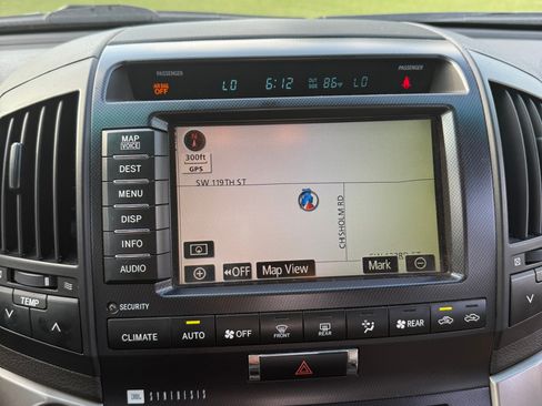 Used 2008 Toyota Land Cruiser image 8