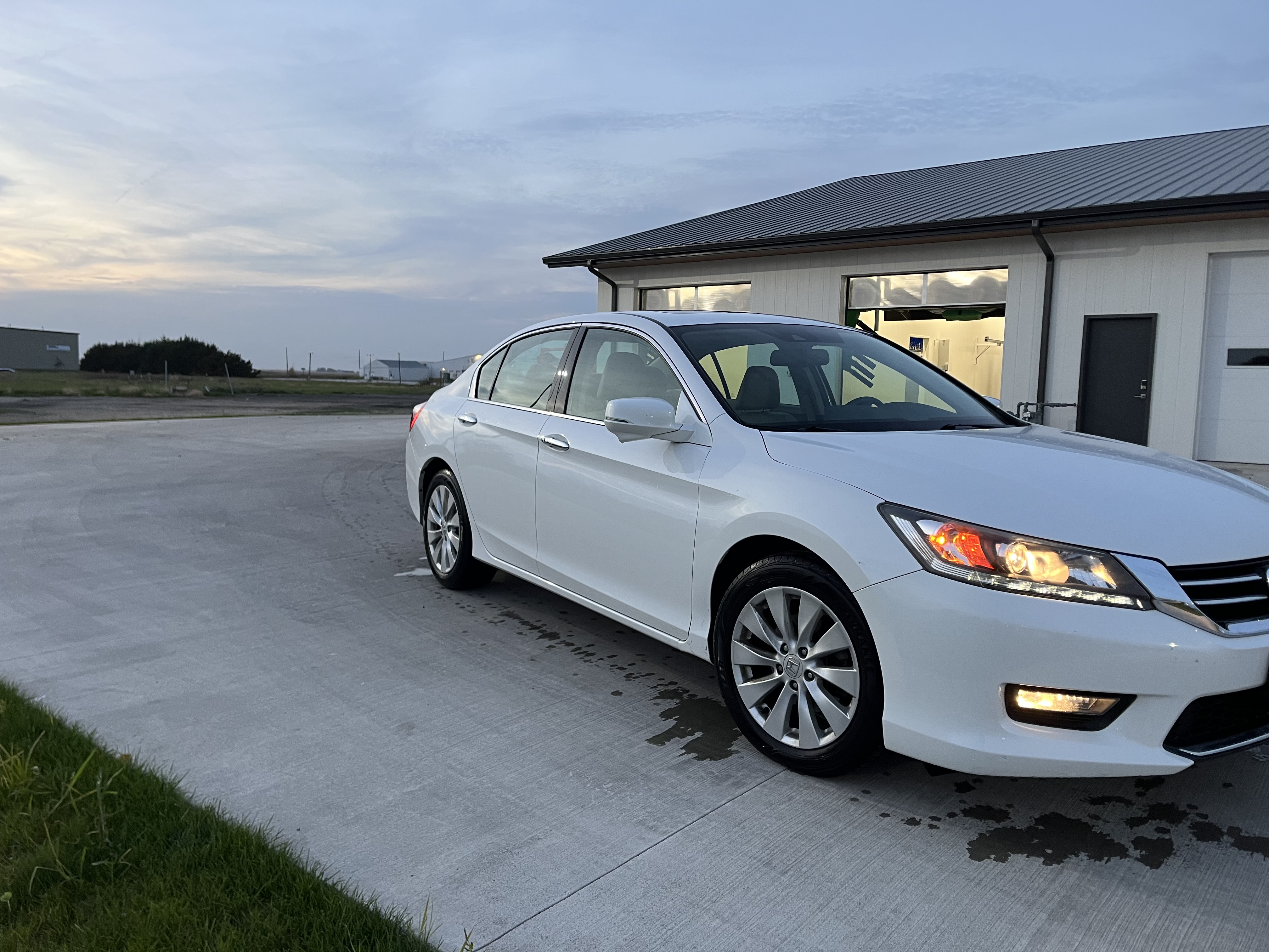 Used 2014 Honda Accord EX-L image 1