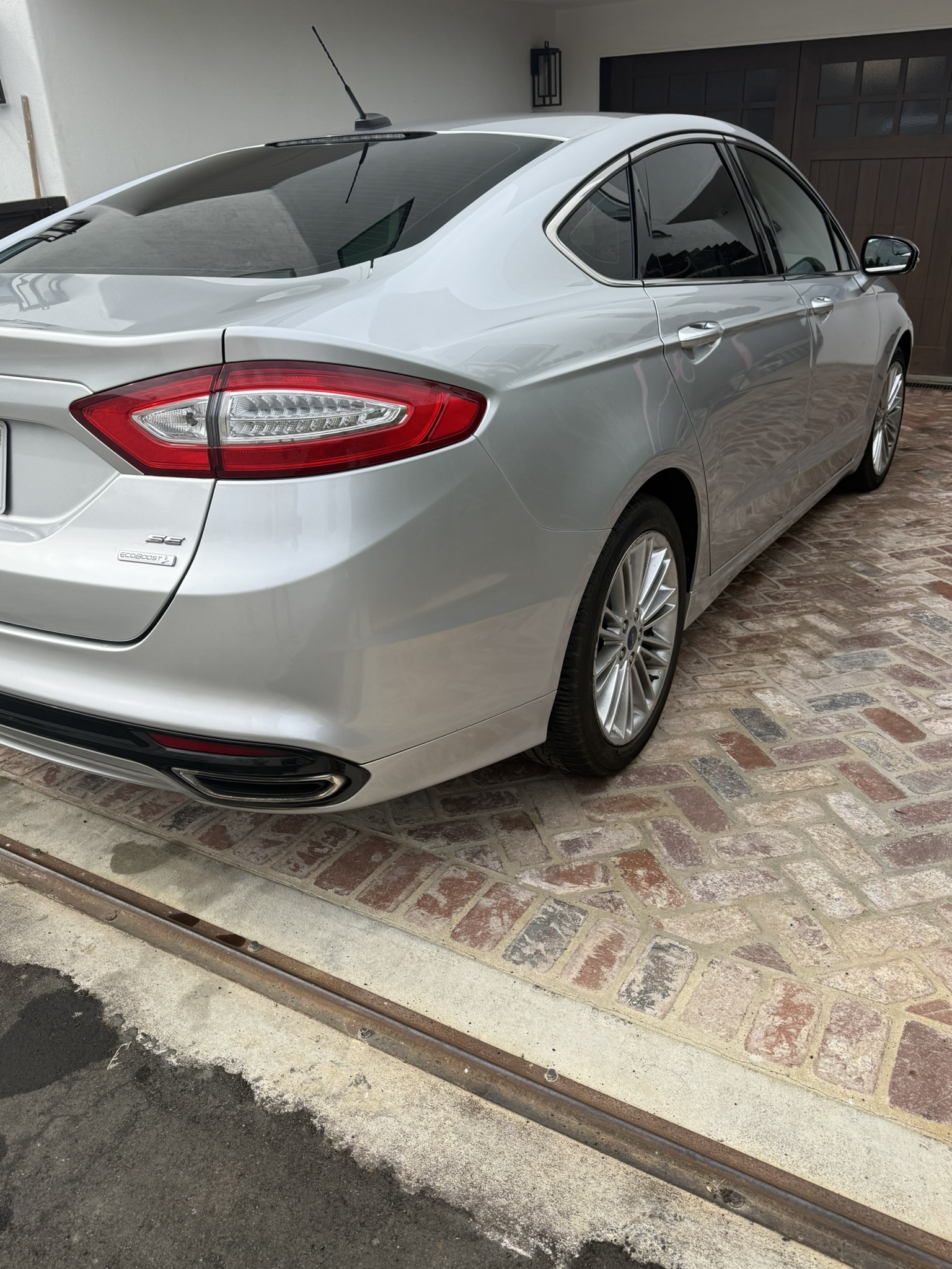 Used 2015 Ford Fusion SE w/ Equipment Group 202A FWD image 11