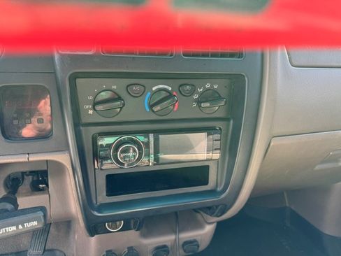 Used 2002 Toyota Tacoma 4x4 Xtracab image 8