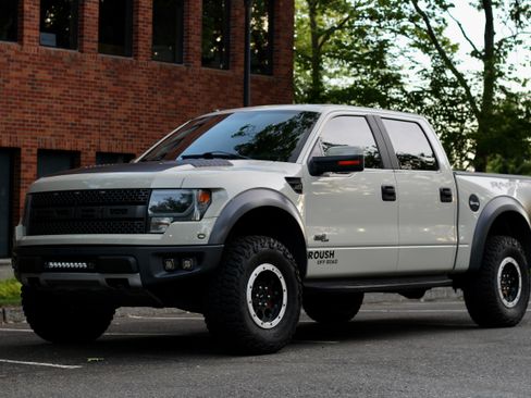 Used 2014 Ford F150 Raptor w/ Equipment Group 801A Luxury AWD/4WD image 1