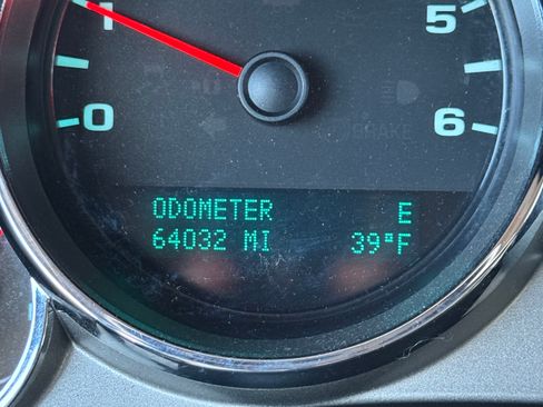 Used 2013 Chevrolet Silverado 2500 LT w/ Interior Plus Package image 13