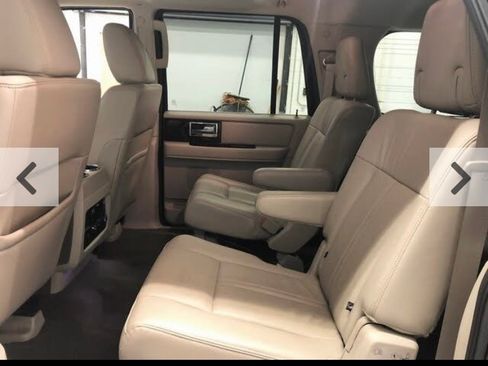 Used 2017 Lincoln Navigator L Select RWD image 24