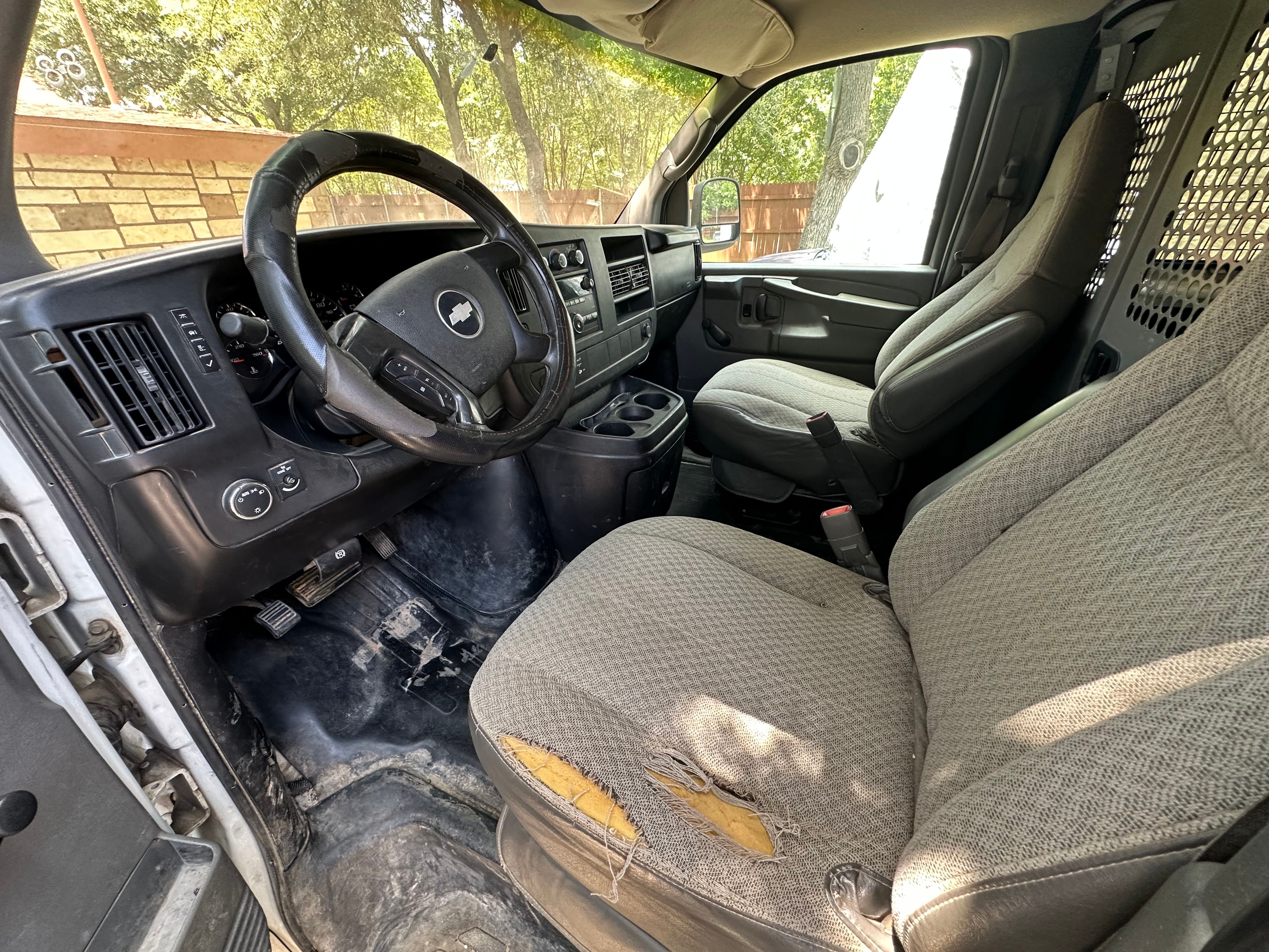 Used 2009 Chevrolet Express 2500 RWD image 6