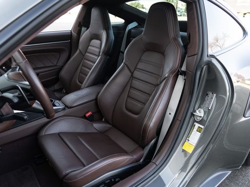 Used 2022 Porsche 911 Turbo S image 21