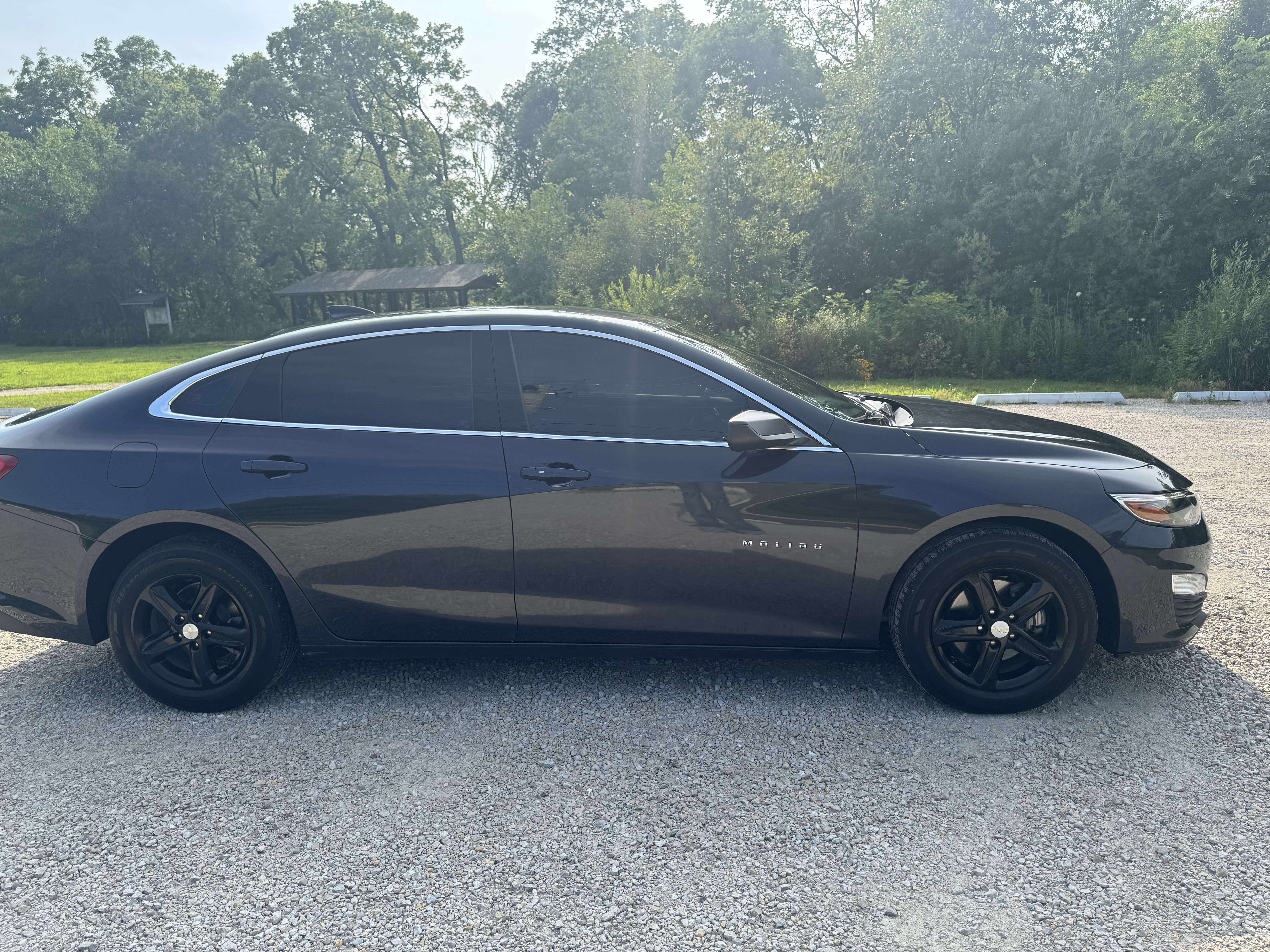 Used 2023 Chevrolet Malibu LT FWD image 2