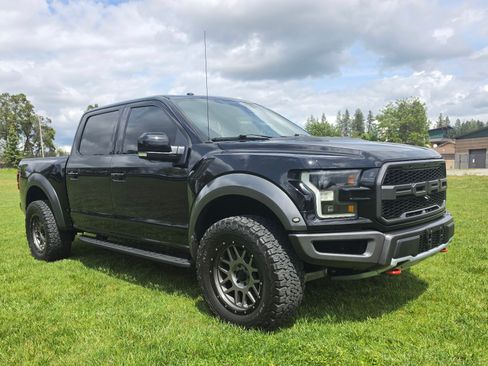 Used 2017 Ford F150 Raptor w/ Equipment Group 802A Luxury AWD/4WD image 2