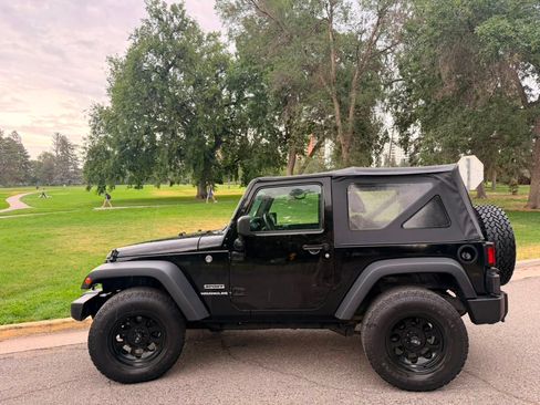 Used 2016 Jeep Wrangler Sport AWD/4WD image 2