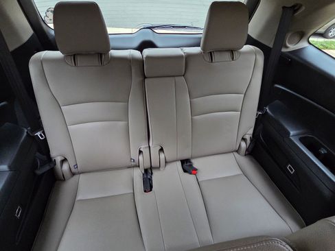 Used 2017 Honda Pilot Touring image 14