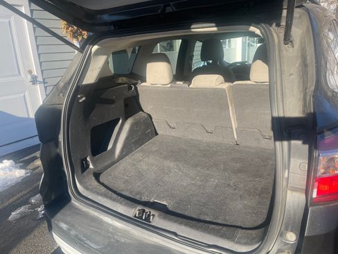 Used 2017 Ford Escape SE w/ Equipment Group 201A image 5