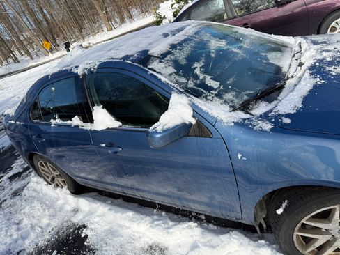 Used 2010 Ford Fusion SEL image 2