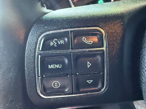 Used 2016 Jeep Wrangler Unlimited Rubicon w/ Connectivity Group AWD/4WD image 14