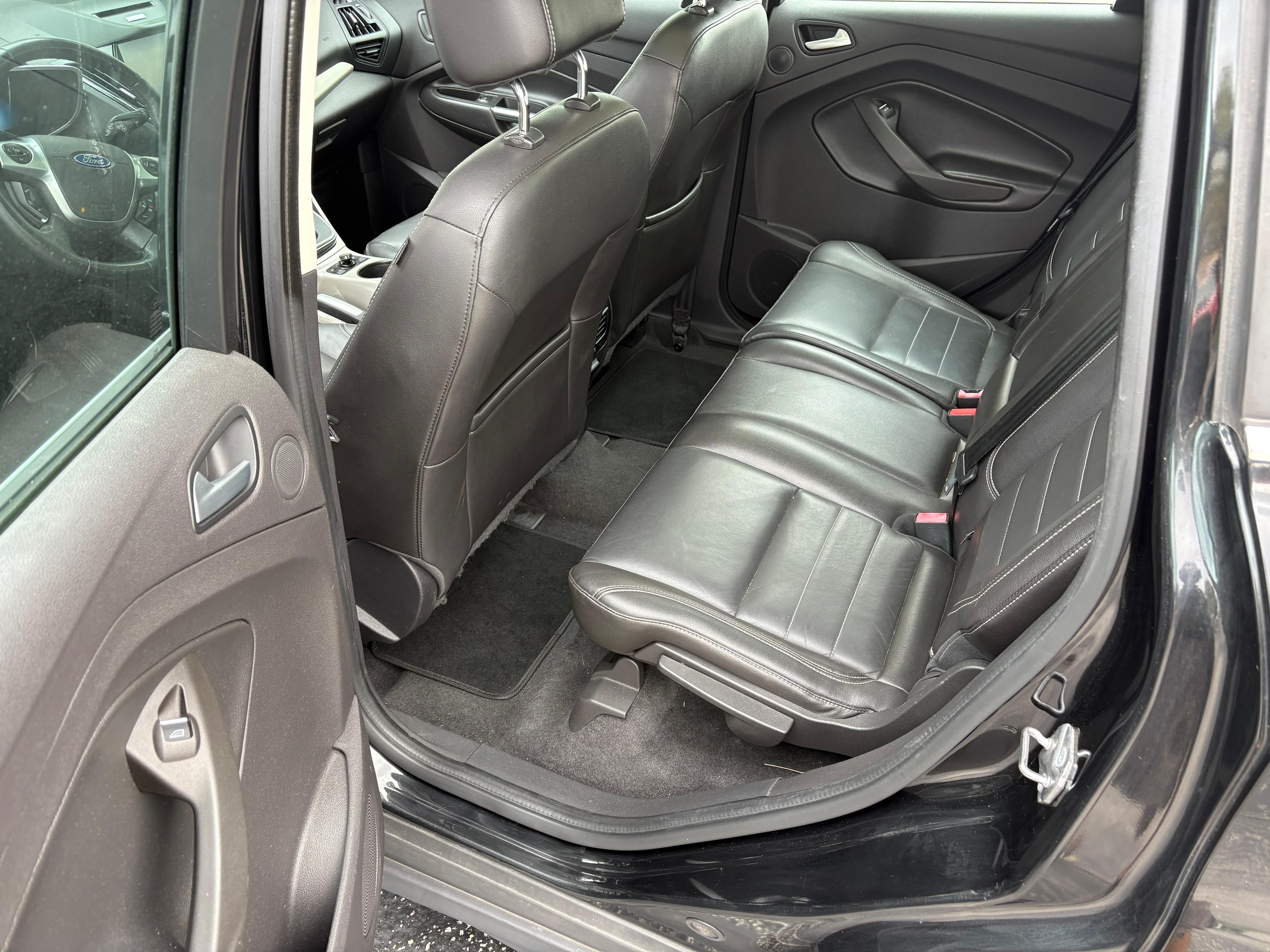 Used 2015 Ford C-MAX SEL w/ Equipment Group 302A FWD image 9