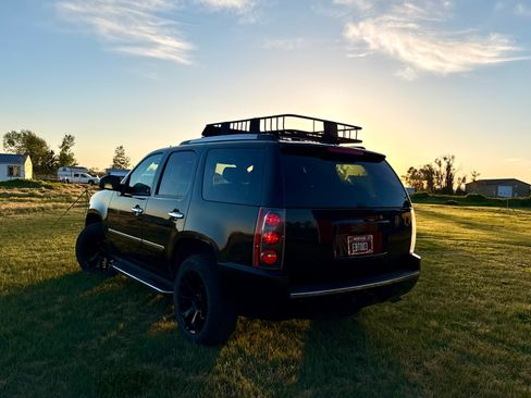 Used 2010 GMC Yukon Denali AWD/4WD image 4