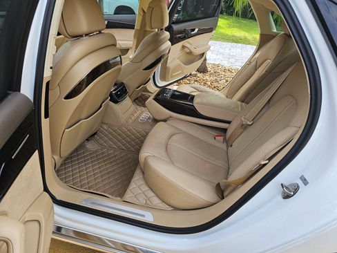 Used 2011 Audi A8 L 4.2 image 5