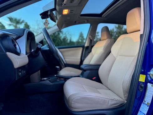 Used 2014 Toyota RAV4 Limited w/ Technology Package image 12