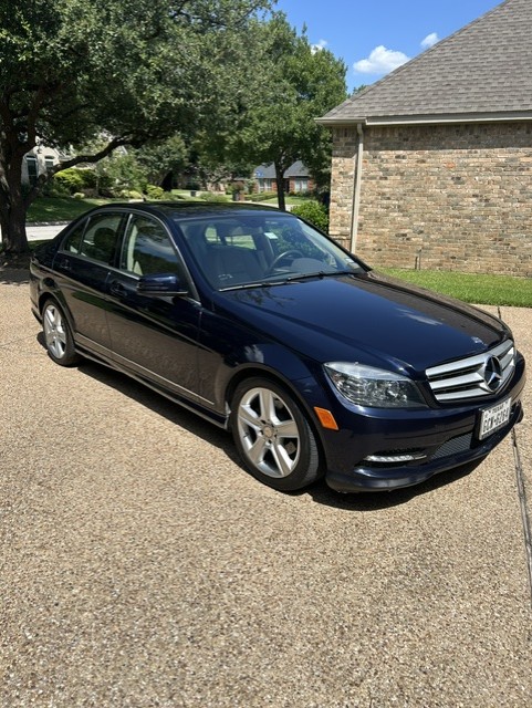 Used 2011 Mercedes-Benz C 300 Sedan image 2
