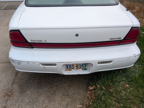 Used 1998 Oldsmobile 88 image 5