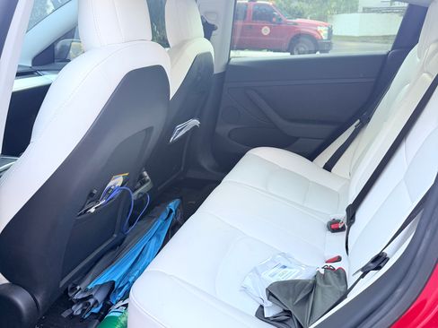 Used 2022 Tesla Model 3 Performance image 8