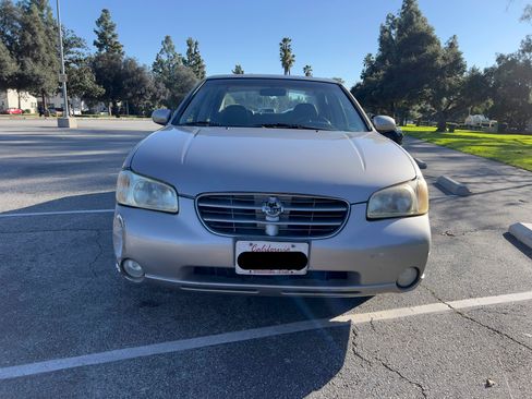 Used 2000 Nissan Maxima SE image 2